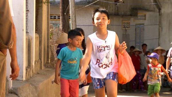 Bố ơi!: Bố con Minh Khang "mất tích" bí hiểm đầu chặng Nha Trang 17