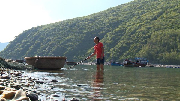 Bố ơi!: Bố con Minh Khang "mất tích" bí hiểm đầu chặng Nha Trang 13