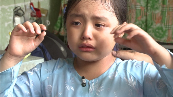 Bố ơi!: Con trai Hoàng Bách "giải quyết nỗi buồn" giữa sông 20