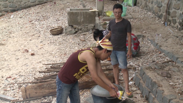 Bố ơi!: 8 bố con toát mồ hôi làm "Vua đầu bếp" 26