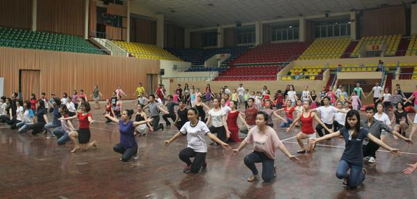 "Vừa đi vừa khóc" được tái hiện tại "Bước nhảy hoàn vũ" 27