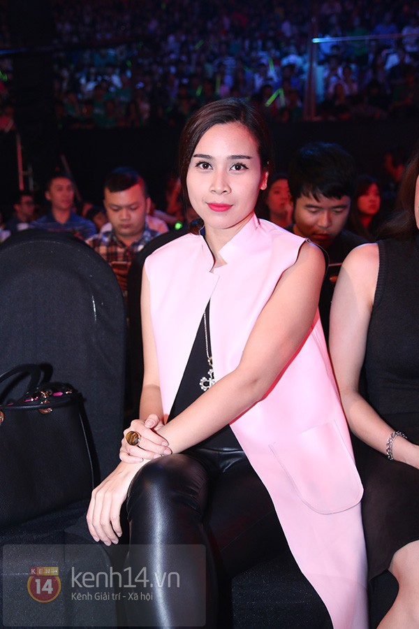 Hồ Ngọc Hà diện "nguyên cây LV", Ông Cao Thắng chăm chút cho Đông Nhi 20