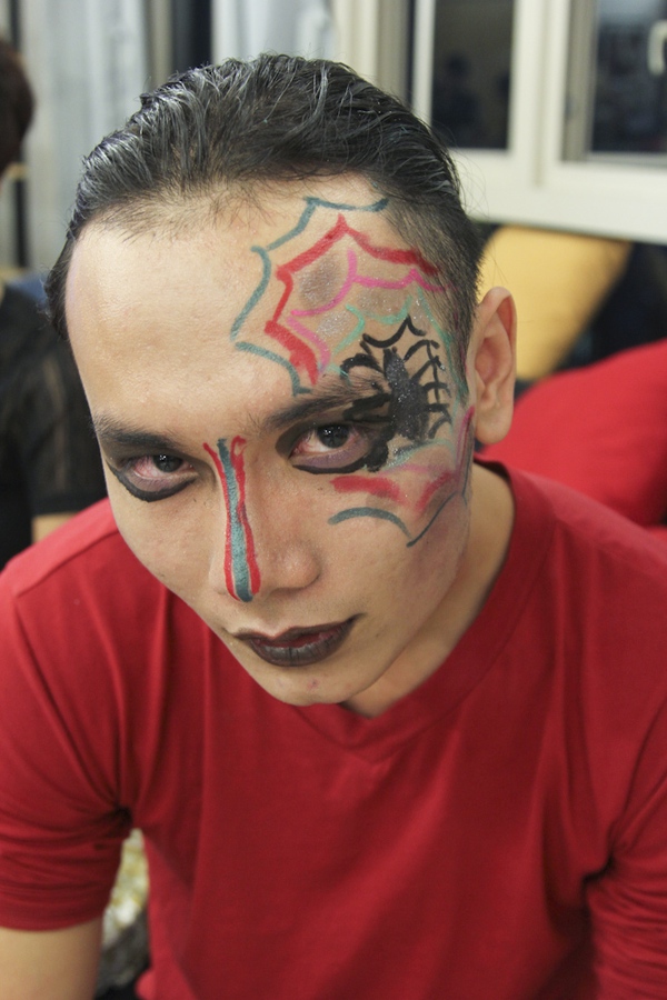Next Top Model: Th&iacute; sinh thi nhau trang điểm "k&igrave; dị" 27