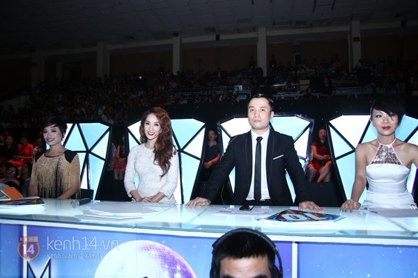 BNHV: Angela Phương Trinh hóa nữ hoàng, Lan Ngọc "quậy" hit SNSD 9