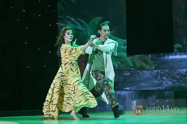 BNHV: Angela Phương Trinh hóa nữ hoàng, Lan Ngọc "quậy" hit SNSD 24