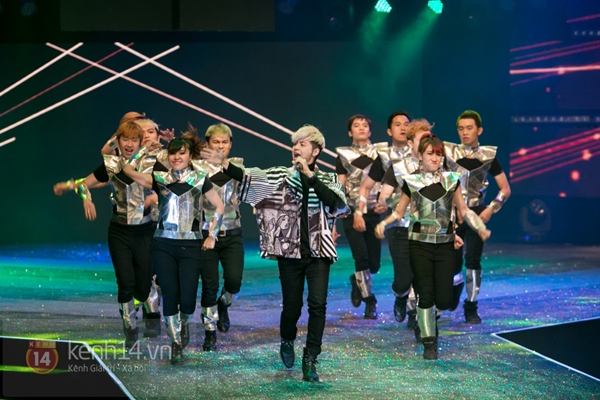 Noo Phước Thịnh gây ấn tượng khi cover "hit khủng" của One Direction 13