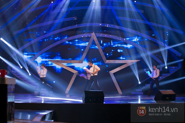 Thí sinh "uống nhầm axit" bị loại khỏi "Vietnam's Got Talent" 16