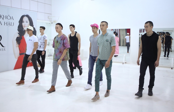 Next Top Model: 2 hot boy Việt kiều vắng mặt trong đêm Chung kết 15