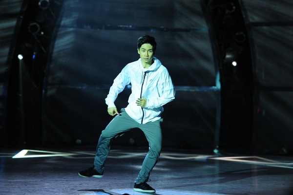Hot boy Sơn L&acirc;m l&ecirc;n ng&ocirc;i Qu&aacute;n qu&acirc;n "So You Think You Can Dance" 11