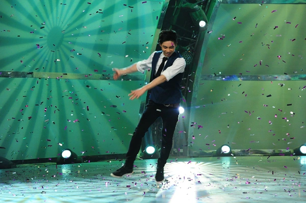 Hot boy Sơn L&acirc;m l&ecirc;n ng&ocirc;i Qu&aacute;n qu&acirc;n "So You Think You Can Dance" 2