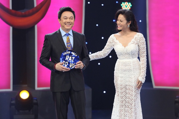 Sơn T&ugrave;ng M-TP lần đầu diễn hit "Chắc ai đ&oacute; sẽ về" tr&ecirc;n s&oacute;ng truyền h&igrave;nh 10