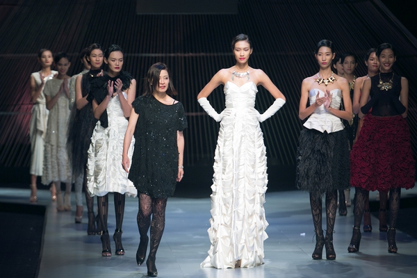 Next Top Model: Nguyễn Oanh bất ngờ được "cứu" v&agrave;o Chung kết 1