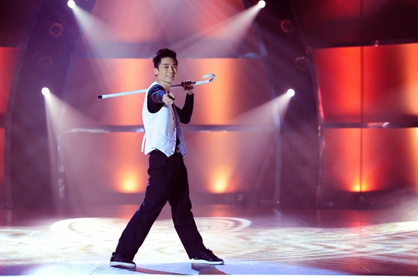 Qu&aacute;n qu&acirc;n "So You Think You Can Dance": Chỉ cần đẹp trai l&agrave; đủ? 13