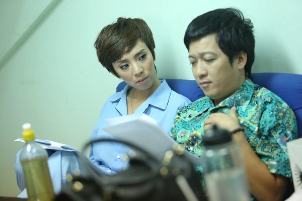Việt Hương, Trường Giang thi nhau "quậy" hit Uyên Linh 9
