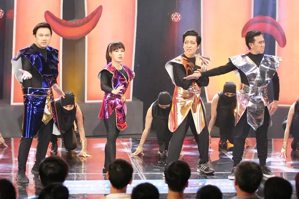 Việt Hương, Trường Giang thi nhau "quậy" hit Uyên Linh 2