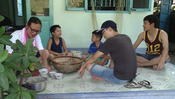 Bố ơi!: Hoàng Bách "dọa kiện chương trình" vì... rách quần 26