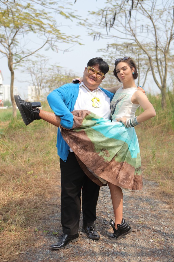 Angela Phương Trinh, Lan Ngọc "lem luốc" trong b&agrave;i nhảy về phim 12