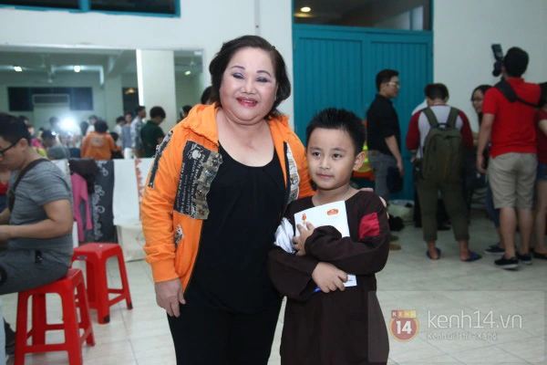 Minh Thư, B&ugrave;i Anh Tuấn được mẹ chăm s&oacute;c từng li từng t&iacute; 15