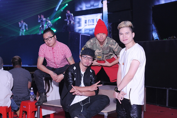 "The Remix" xác nhận "hoãn" hợp tác với Hoàng Thùy Linh 30