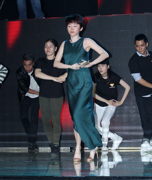"The Remix" xác nhận "hoãn" hợp tác với Hoàng Thùy Linh 38