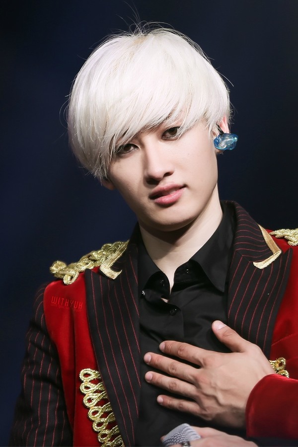 Eunhyuk (Super Junior) chia sẻ về văn hóa ném đồ lót lên sân khấu của fan 1