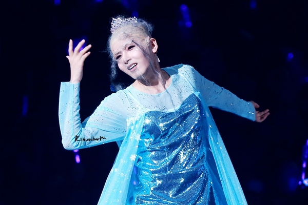 Đau ruột vì dàn “nữ hoàng Elsa” Super Junior trên sân khấu 21