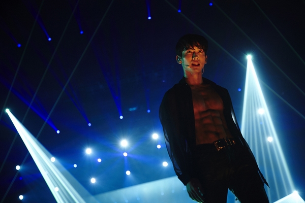 Changmin (DBSK) ăn uống kham khổ suốt 2 tháng để khoe body 3