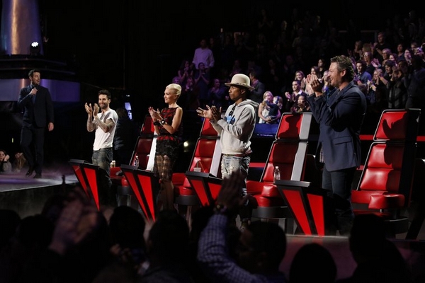 The Voice US: Pharrell ngồi nhìn Adam, Blake, Gwen "đánh nhau" 20