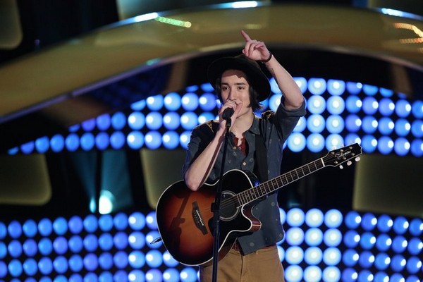 Ch&agrave;ng trai mang d&ograve;ng m&aacute;u Việt lọt Top 5 "The Voice US" 2