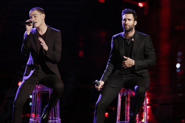 The Voice US: Adam l&agrave;m fan ngất ng&acirc;y khi song ca với 3 th&iacute; sinh 5