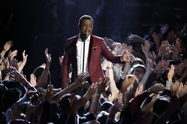 The Voice US: Adam l&agrave;m fan ngất ng&acirc;y khi song ca với 3 th&iacute; sinh 1