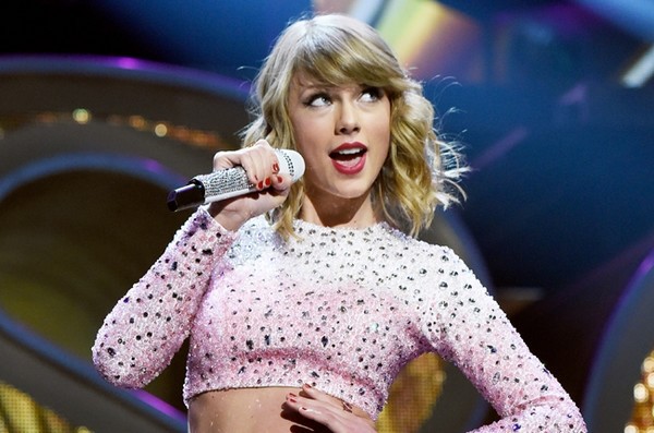 Một tuần l&ecirc;n hương của c&aacute;c hit tại "Victoria's Secret 2014 Fashion Show" 1
