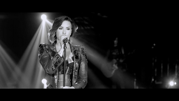 Demi Lovato tặng fan MV mới làm quà Giáng sinh 1