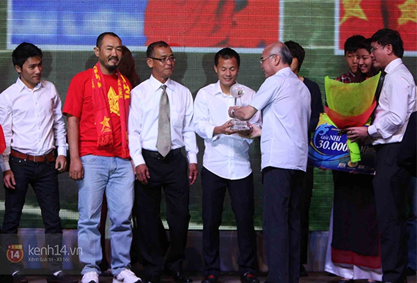 Thành Lương, Xuân Trường, Tuấn Anh mộc mạc đi nhận giải Fair Play 2014 7