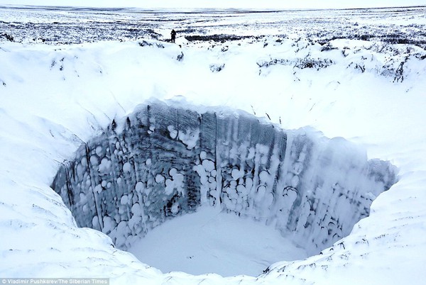 Giải m&atilde; b&iacute; ẩn "hố địa ngục" khổng lồ Siberia 5