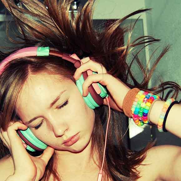 T&aacute;c dụng "kh&ocirc;ng ai ngờ" của việc nghe nhạc Rihanna v&agrave; Taylor Swift 3