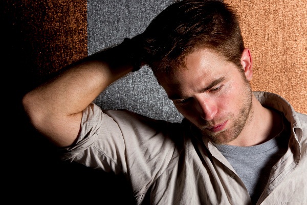 Robert Pattinson "lỡ duyên" với đàn chị xinh đẹp 1