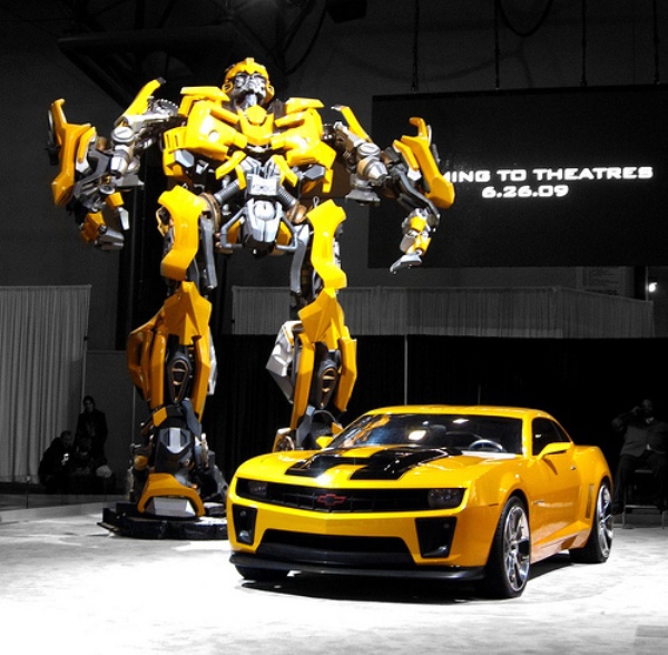 Bumblebee hóa thân đen sì trong "Transformers 4" 3