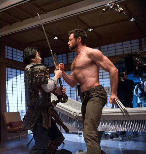 The Wolverine dùng móng vuốt đối đầu kiếm Nhật 1