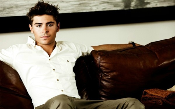 Zac Efron trở thành chủ tịch hội nam sinh "hư hỏng" 2