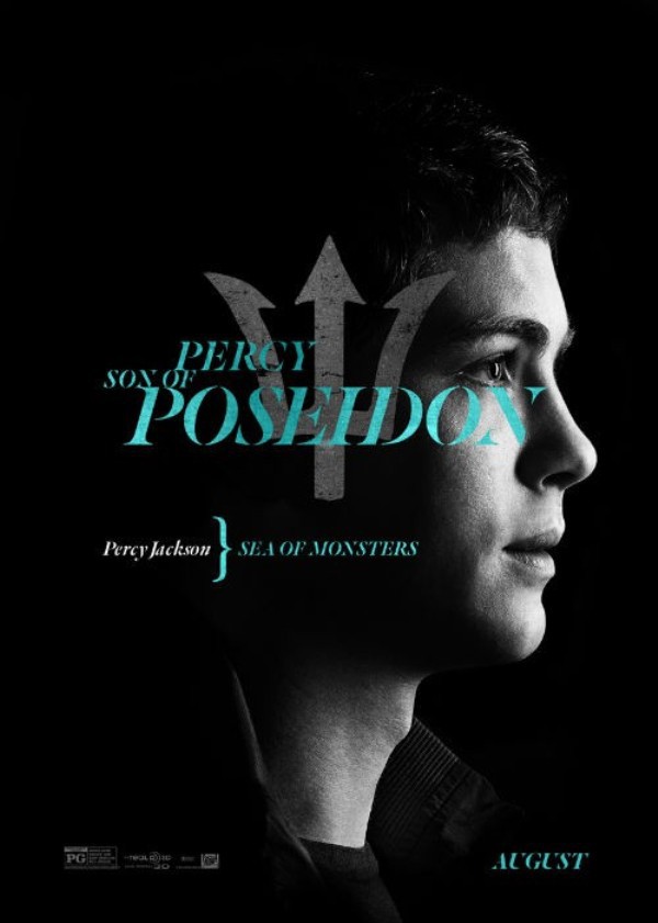 &Aacute; thần Percy Jackson nắm chặt gươm b&aacute;u 2