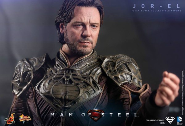 Russell Crowe khao kh&aacute;t quay lại l&agrave;m cha Si&ecirc;u nh&acirc;n 4