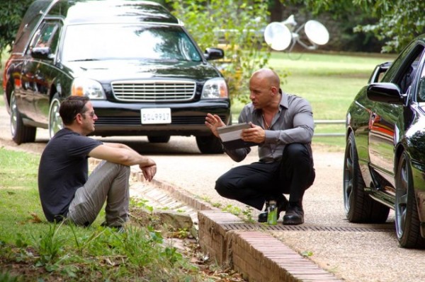 Qu&aacute;i xế "Fast 7" rầu rĩ tại đ&aacute;m tang đồng bọn 6