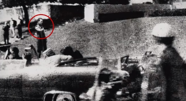 Dị nhân Magneto bị cáo buộc ám sát Tổng thống Kennedy 4