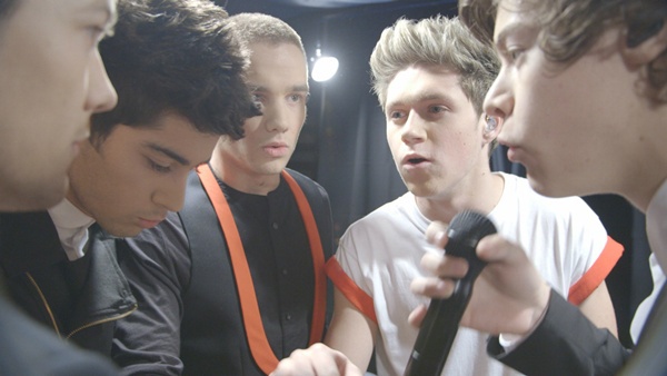 "Ng&agrave;i kh&oacute; t&iacute;nh" nức nở khen phim 3D của One Direction 3