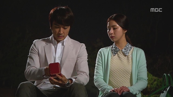 Shin Se Kyung "ỡm ờ" với lời cầu h&ocirc;n của Song Seung Hun 4