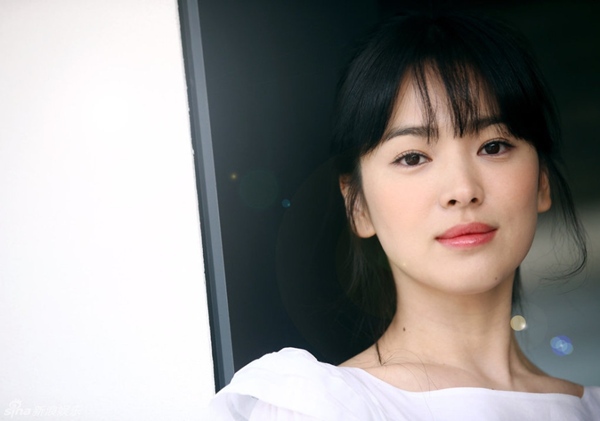 Song Hye Kyo "mê mẩn" giọng nói của biên kịch "Gió đông" 3