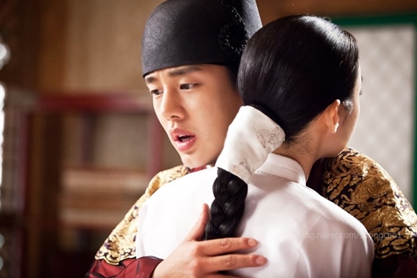 Nhà vua muốn có con với Jang Ok Jung (Kim Tae Hee) 3