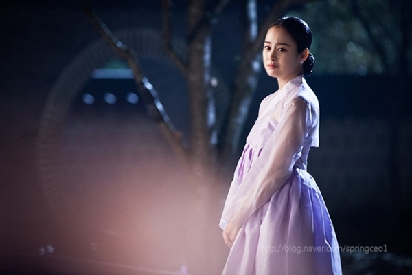 Nhà vua muốn có con với Jang Ok Jung (Kim Tae Hee) 4