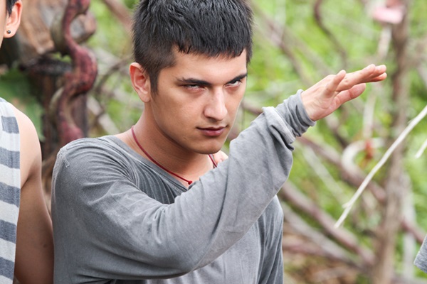 Mỹ nam Th&aacute;i Lan "ức chế" v&igrave; phải cạo t&oacute;c 4